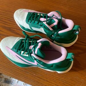 NIKE MENS NWOB size 11 Brand new Giannis Immortality 3 shoes